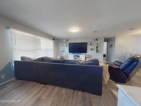 Living - 16 Oak Ave, Ormond Beach, FL 32174 photo 6 of 9