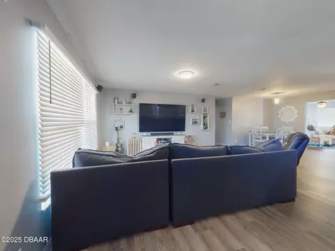 Living - 16 Oak Ave, Ormond Beach, FL 32174 photo 5 of 9