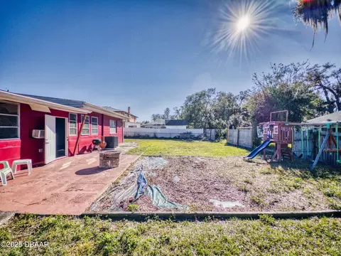 Exterior - 16 Oak Ave, Ormond Beach, FL 32174 photo 4 of 12