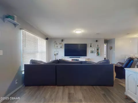 Living - 16 Oak Ave, Ormond Beach, FL 32174 photo 4 of 9