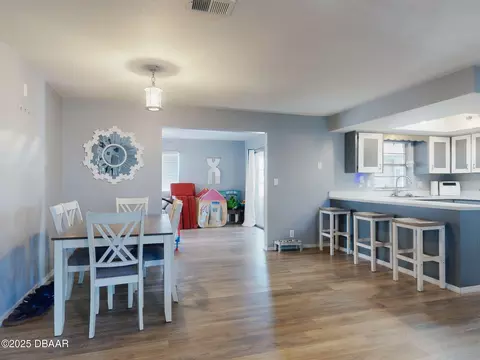 Dining - 16 Oak Ave, Ormond Beach, FL 32174 photo 3 of 4