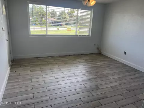 Living - 42 Palmetto Dr, Ormond Beach, FL 32176 photo 2 of 2