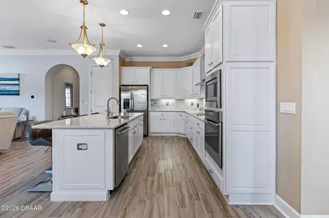 Kitchen - 655 Southlake Dr, Ormond Beach, FL 32174 photo 2 of 6