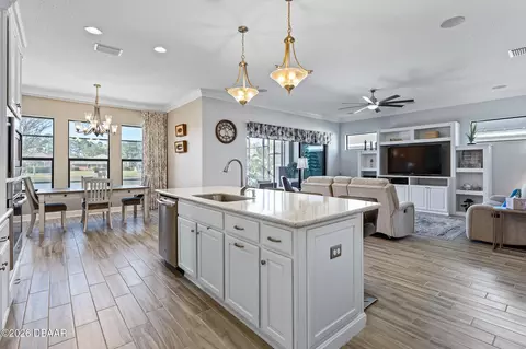 Kitchen - 655 Southlake Dr, Ormond Beach, FL 32174 photo 5 of 6