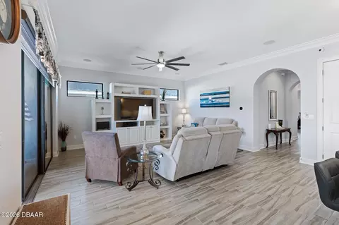 Living - 655 Southlake Dr, Ormond Beach, FL 32174 photo 2 of 3