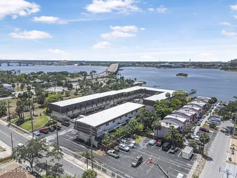 144 S Halifax Ave, Daytona Beach, FL 32118