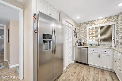 Kitchen - 111 S Atlantic Ave, Ormond Beach, FL 32176 photo 2 of 4