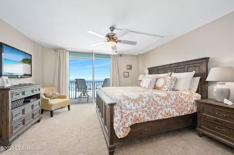 Bedroom - 111 S Atlantic Ave, Ormond Beach, FL 32176 photo 5 of 6