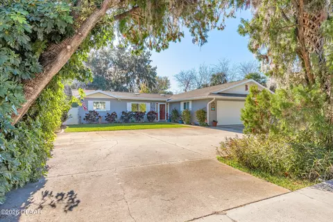 935 Big Tree Rd, South Daytona, FL 32119