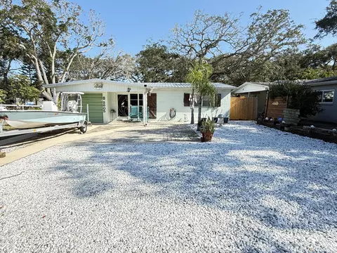 2805 Saxon Dr, New Smyrna Beach, FL 32169