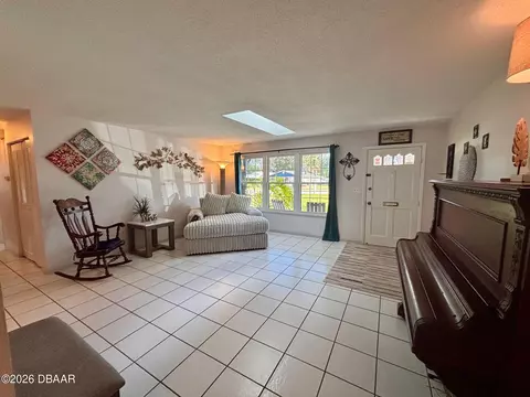 Entry Way - 83 Sanchez Ave, Ormond Beach, FL 32174 photo 2 of 5