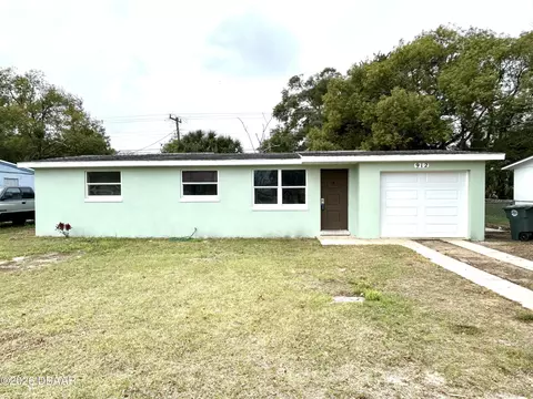 912 Derbyshire Rd, Daytona Beach, FL 32117