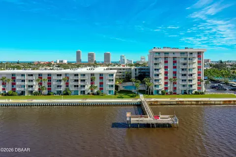2711 N Halifax Ave, Daytona Beach, FL 32118