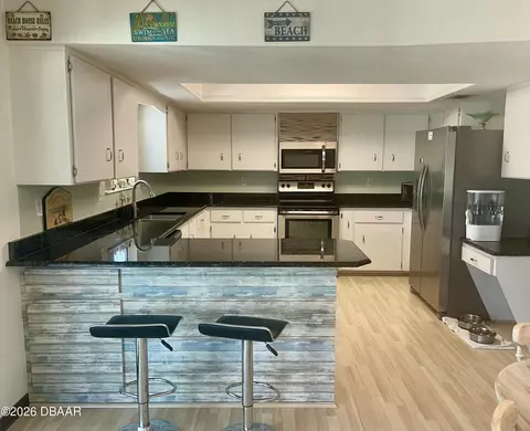 Kitchen - 22 Seabridge Dr, Ormond Beach, FL 32176 photo 2 of 2