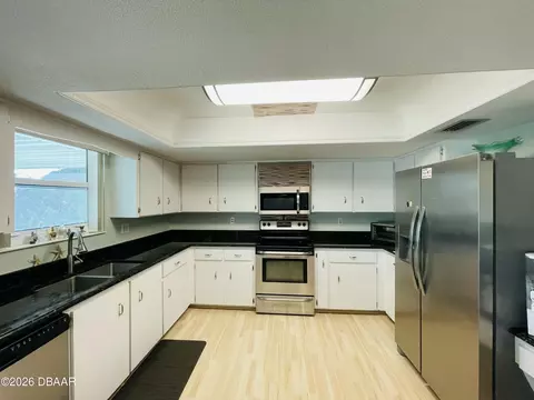 Kitchen - 22 Seabridge Dr, Ormond Beach, FL 32176 photo 1 of 2