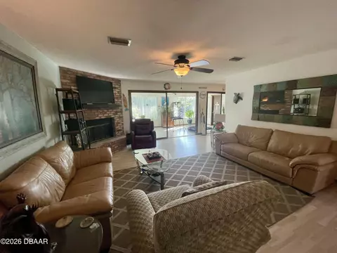 Living - 22 Seabridge Dr, Ormond Beach, FL 32176 photo 1 of 3