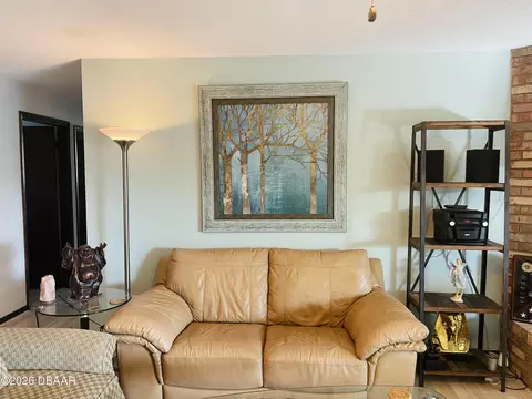 Living - 22 Seabridge Dr, Ormond Beach, FL 32176 photo 2 of 3
