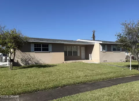 111 Fiesta Dr, Ormond Beach, FL 32174