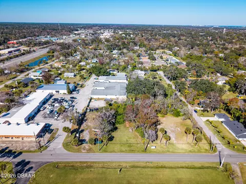818 6th St, Holly Hill, FL 32117