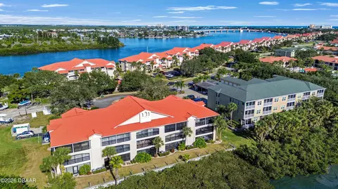 466 Bouchelle Dr, New Smyrna Beach, FL 32169