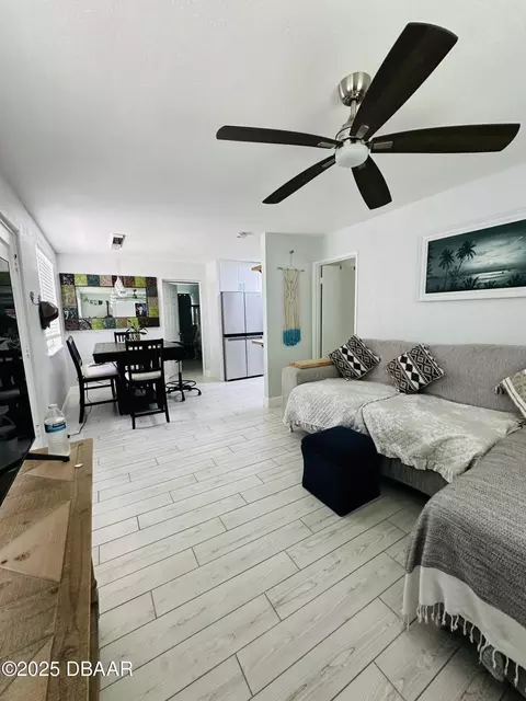 Living - 49 Alamanda Dr, Ormond Beach, FL 32176 photo 1 of 2