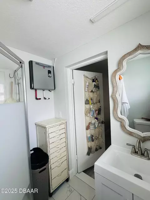 Bath - 49 Alamanda Dr, Ormond Beach, FL 32176 photo 3 of 8