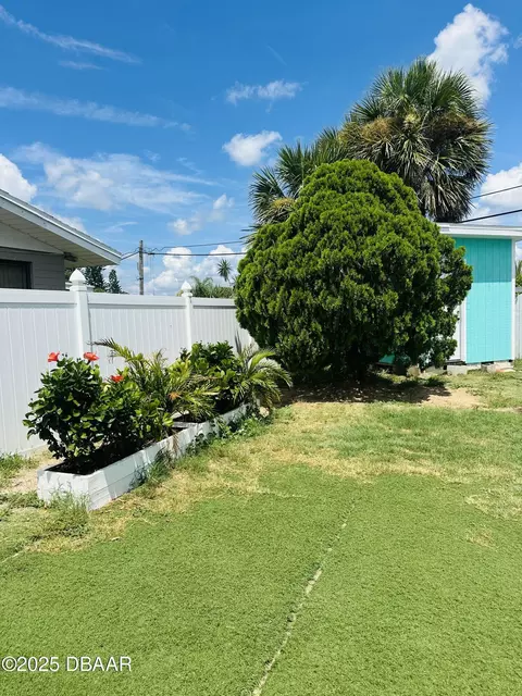 Exterior - 49 Alamanda Dr, Ormond Beach, FL 32176 photo 8 of 12