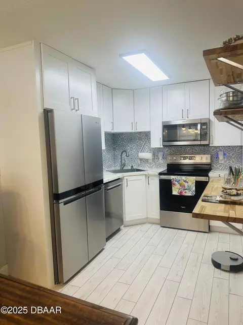 Kitchen - 49 Alamanda Dr, Ormond Beach, FL 32176 photo 1 of 6