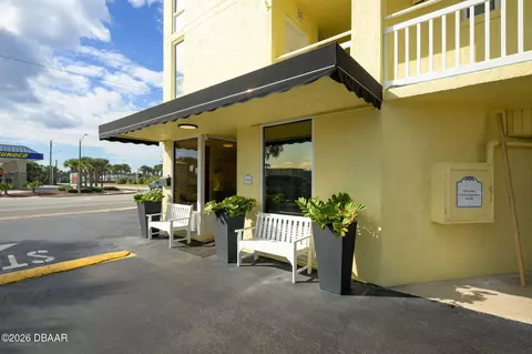 Exterior - 453 S Atlantic Ave, Ormond Beach, FL 32176 photo 2 of 7
