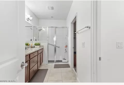 Bath - 5600 Estero Loop, Port Orange, FL 32128 photo 2 of 2