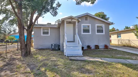 952 Glenwood St, Daytona Beach, FL 32117