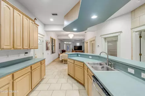Kitchen - 12 Pearl Dr, Ormond Beach, FL 32174 photo 10 of 10