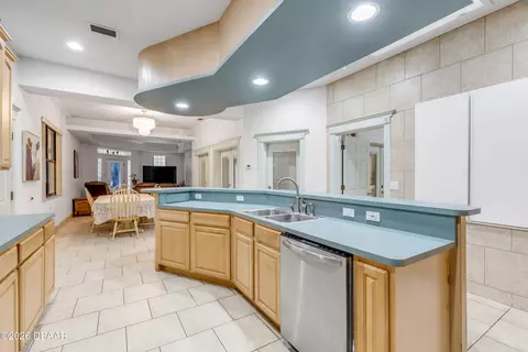 Kitchen - 12 Pearl Dr, Ormond Beach, FL 32174 photo 7 of 10