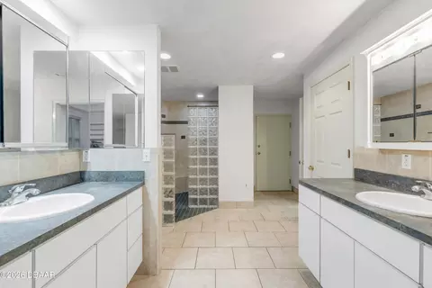 Bath - 12 Pearl Dr, Ormond Beach, FL 32174 photo 3 of 8