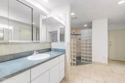 Bath - 12 Pearl Dr, Ormond Beach, FL 32174 photo 4 of 8