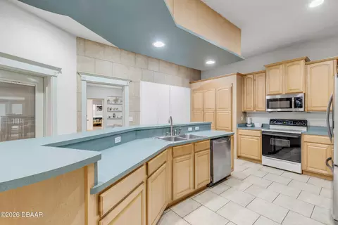 Kitchen - 12 Pearl Dr, Ormond Beach, FL 32174 photo 5 of 10