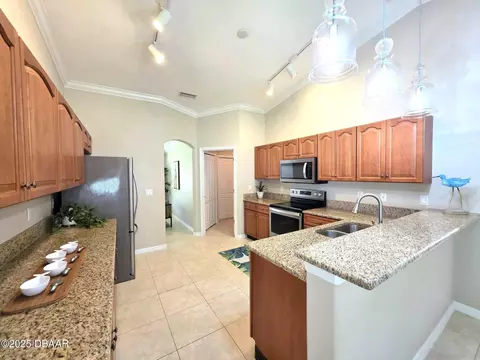 Kitchen - 11 Spanish Waters Dr, Ormond Beach, FL 32176 photo 3 of 3