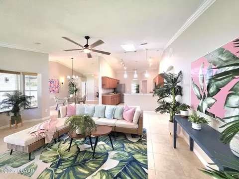 Living - 11 Spanish Waters Dr, Ormond Beach, FL 32176 photo 2 of 3