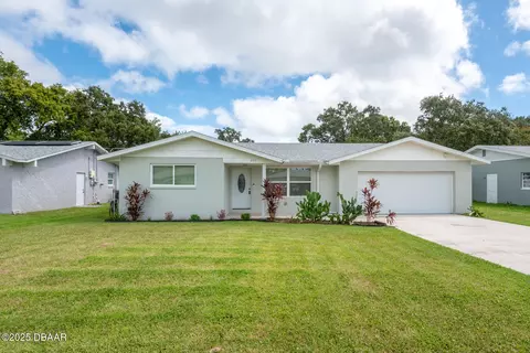 377 Dubs Dr, Daytona Beach, FL 32117