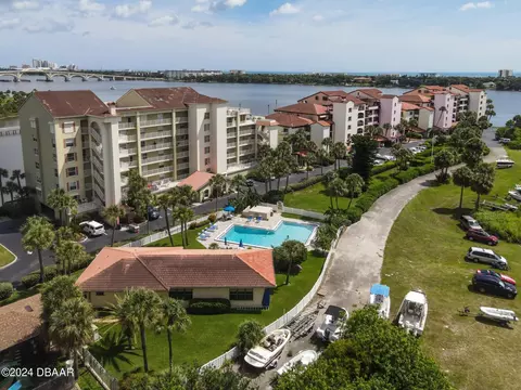 612 Marina Point Dr, Daytona Beach, FL 32114