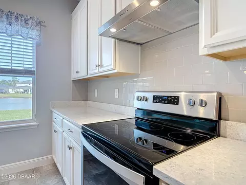 Kitchen - 5644 Estero Loop, Port Orange, FL 32128 photo 3 of 5