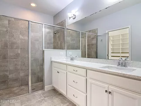 Bath - 5644 Estero Loop, Port Orange, FL 32128 photo 2 of 2
