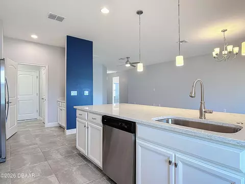Kitchen - 5644 Estero Loop, Port Orange, FL 32128 photo 4 of 5