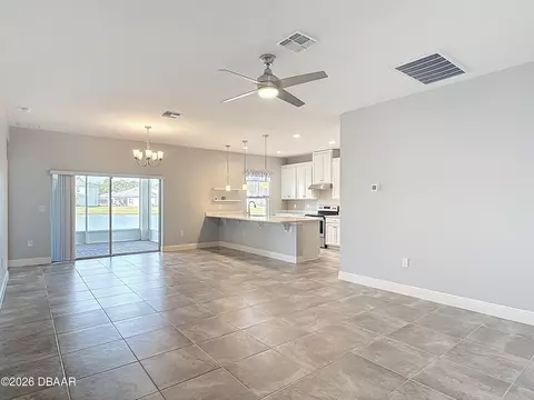 Living - 5644 Estero Loop, Port Orange, FL 32128 photo 2 of 5