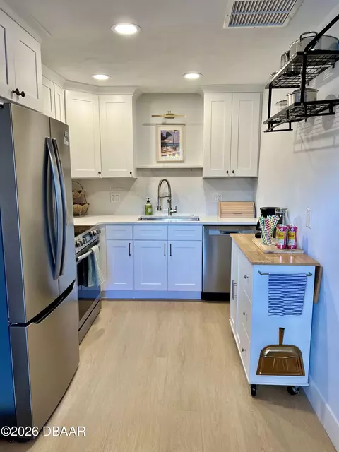 Kitchen - 41 Brooks Dr, Ormond Beach, FL 32176 photo 1 of 5