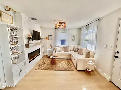 Living - 41 Brooks Dr, Ormond Beach, FL 32176 photo 1 of 1
