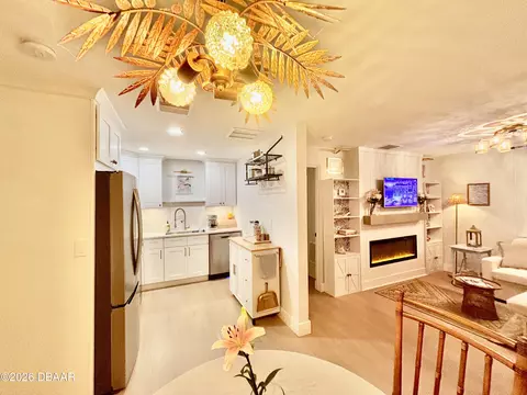 Kitchen - 41 Brooks Dr, Ormond Beach, FL 32176 photo 5 of 5