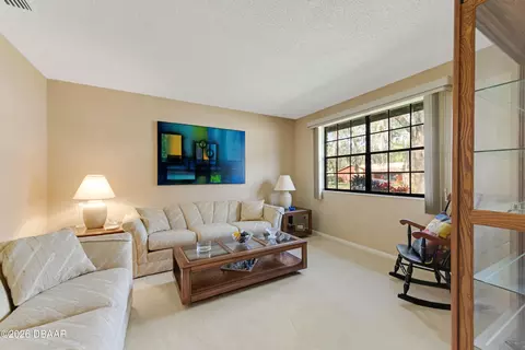 Living - 40 Whippoorwill Ln, Ormond Beach, FL 32174 photo 1 of 2