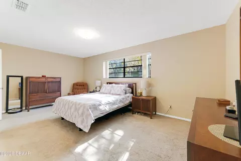 Bedroom - 40 Whippoorwill Ln, Ormond Beach, FL 32174 photo 2 of 3