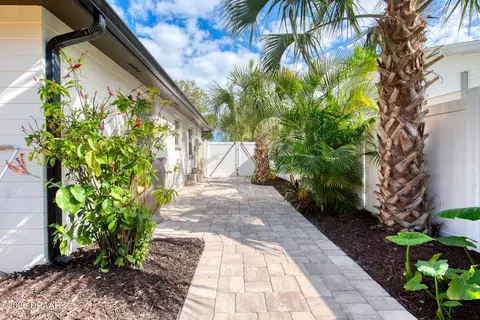 Exterior - 21 Brookside Cir, Ormond Beach, FL 32174 photo 8 of 9